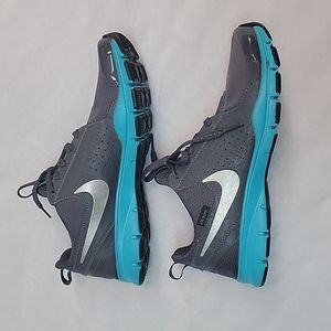 Ladies Nike running shoes size 9 H20 Repel
